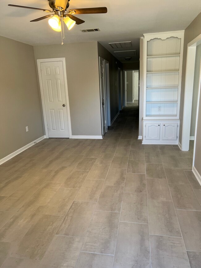 Building Photo - 15342 Crystal Dr Unit 15342 Crystal Dr. Rental