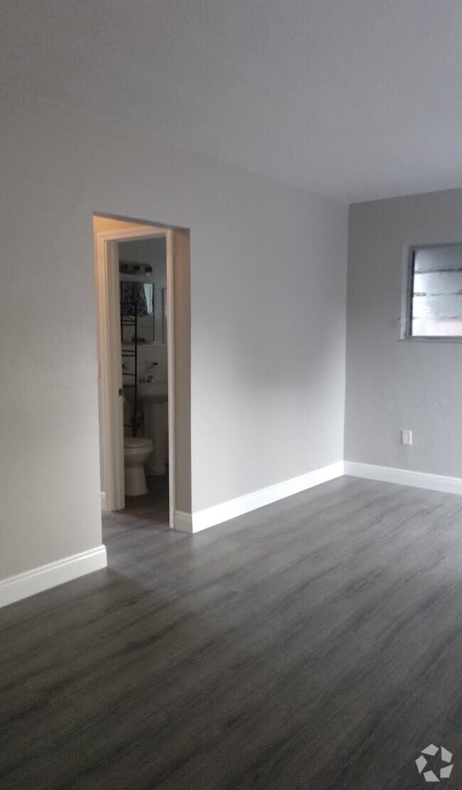 Building Photo - 2394 NE 137th St Rental