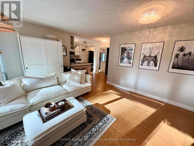 Photo - 10 Navy Wharf Ct Unit 203