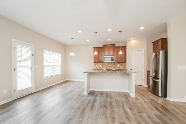 Photo - 194 Renford Rd