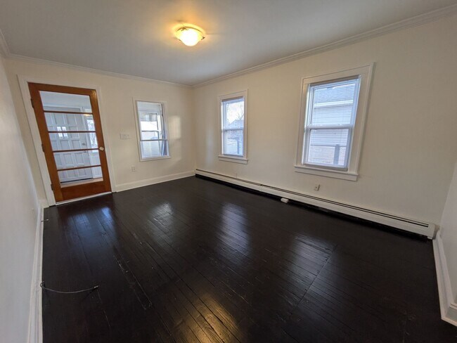 Photo - Charming Bungalow in Amazing Location