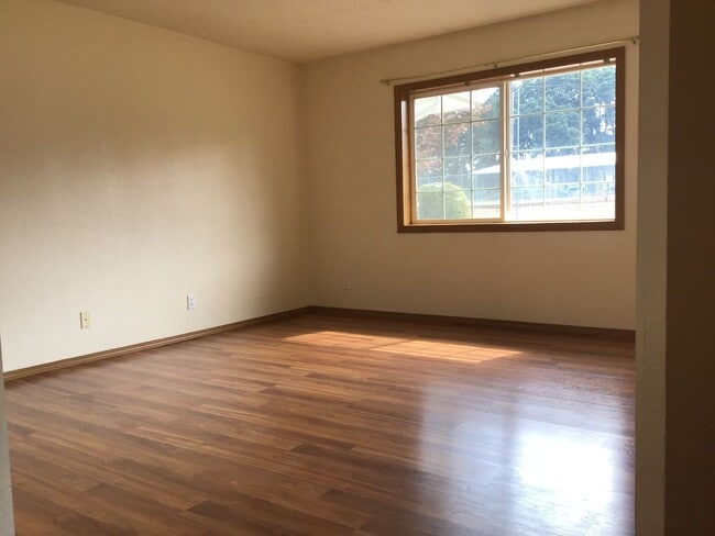 Photo - Silverton Duplex #13146 Unit 1021