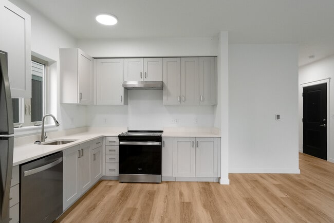 Photo - 300 Hoxton Ave