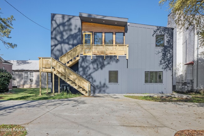 Photo - 306 W Taft St