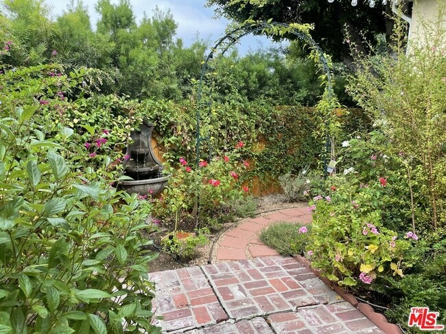 Photo - 3227 Bennett Dr