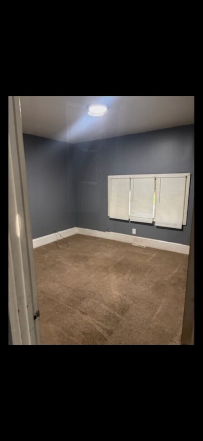 2083 W 81st St Unidad Down