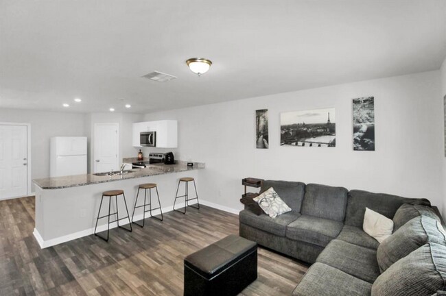 Photo - 15520 Taylorcrest Dr