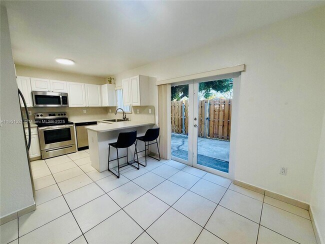 Photo - 17302 NW 74th Ave Unit 102