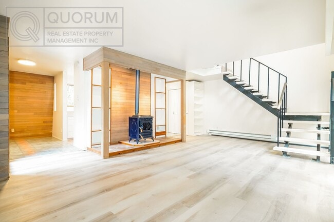 Photo - Super Unique Northgate Loft!