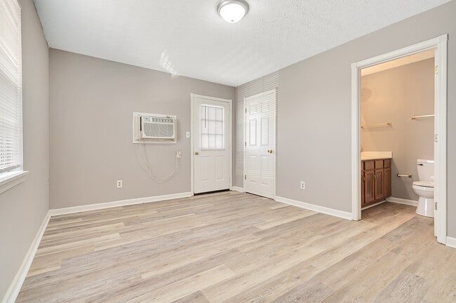 Photo - River Valley Apartments