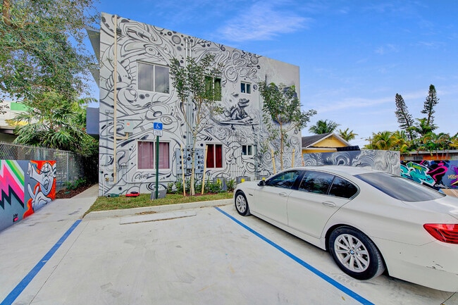 Photo - 346 NW 35th St