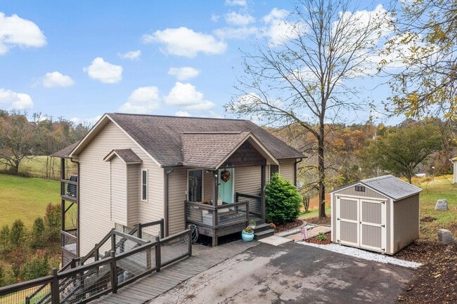 Building Photo - 101 Clayton Dr