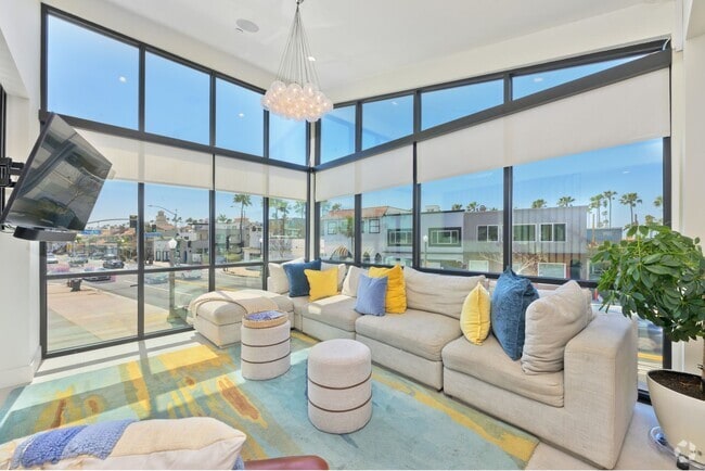 Building Photo - July & August Contemporary 3 Bedroom Condo...