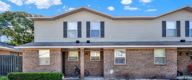 Building Photo - ****Beautiful 2 Bedroom 1.5 Bath in Orange... Unit 210-B