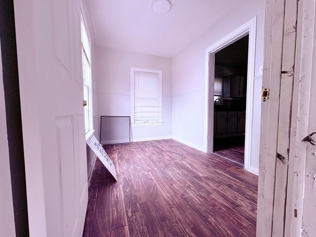 Photo - 120 N Hagerman St