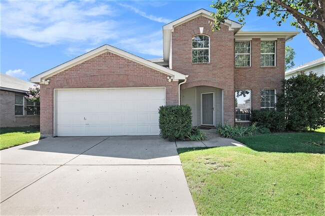 Charming 2-Story in Keller ISD - Charming 2-Story in Keller ISD Casa