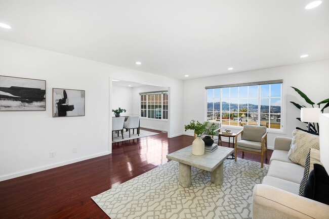 Photo - 584 Hillside Blvd