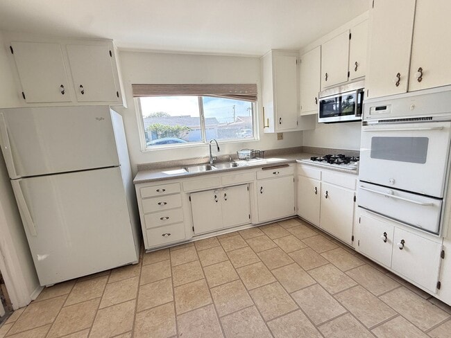 Photo - 1741 Lahoud Dr