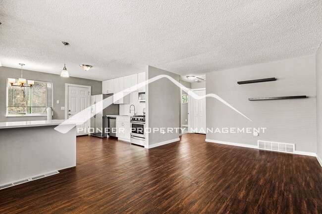 Photo - Spacious Half Duplex with Fenced Yard and Washer/Dryer