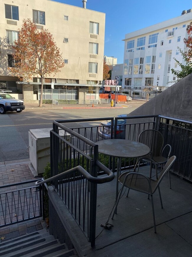 Photo - Dual Master 2 Bed 2.5 Bath - Walk-up townh...