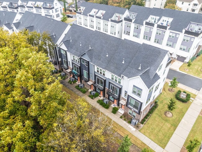 Photo - 644 W End Dr