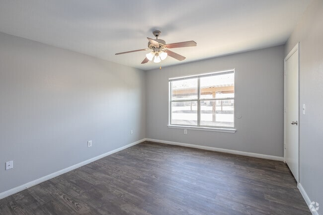 3BR, 2BA Living Room