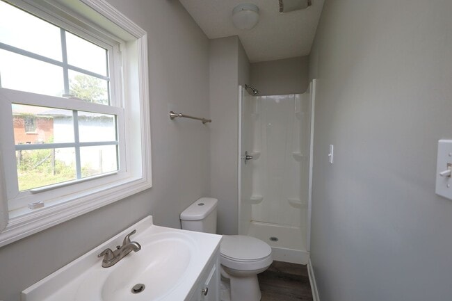 Photo - 1103 W Railroad St