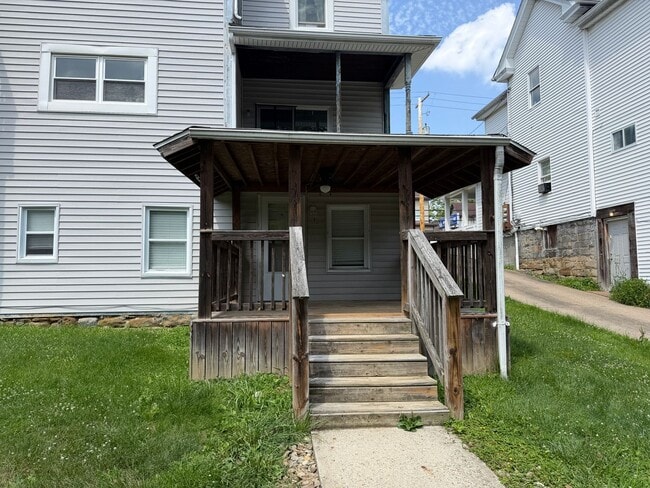 Building Photo - 412 E Maiden St Unit 412 E Maiden St #1 Washington PA 15301