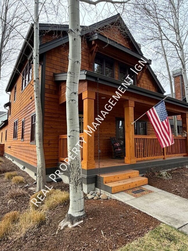 Photo - 453 S Pine St