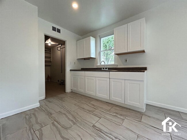 Photo - 17310 Fenton St