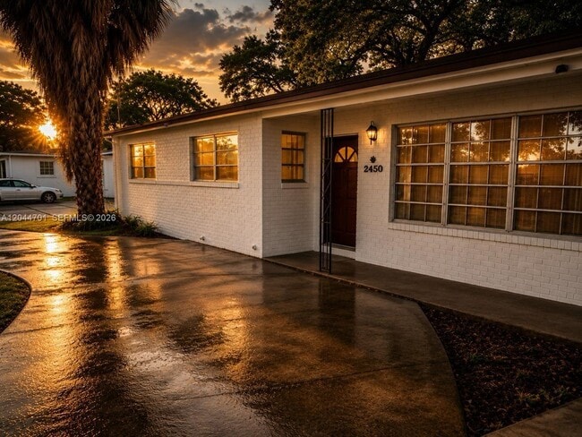 Building Photo - 2450 NW 168th St Unit 2450
