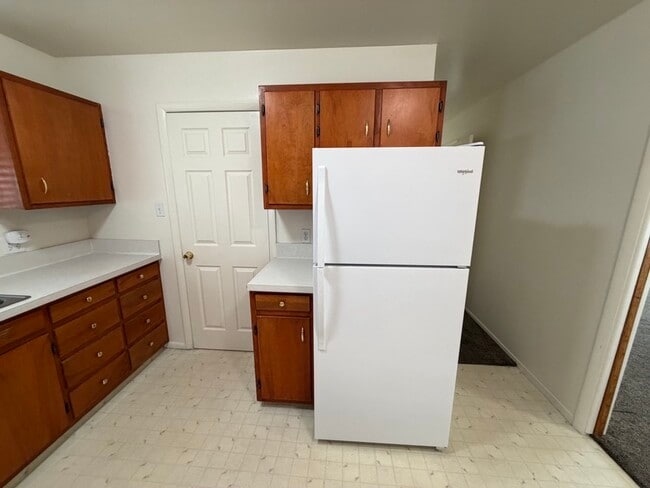 Photo - 744-746 E 200 N