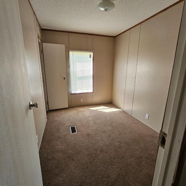 Photo - 318 St Charles Bypass