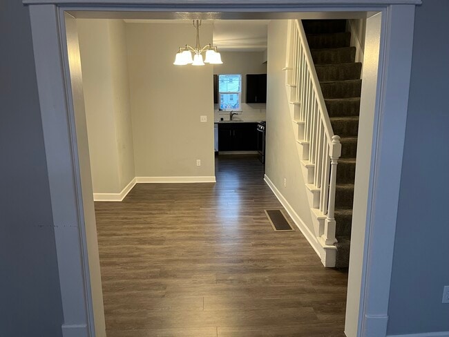 Photo - 366 -368 E Morrill Ave