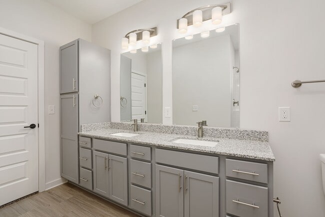 Photo - Hillside Flats