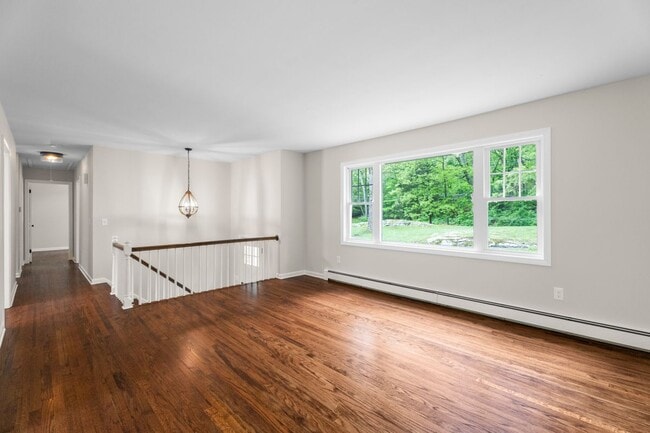 Photo - 831 Nut Plains Rd