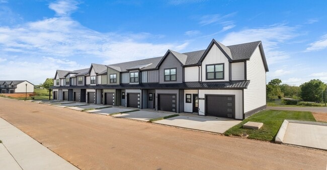 Photo - Large 3 Bedroom Condo For Rent in Sango!