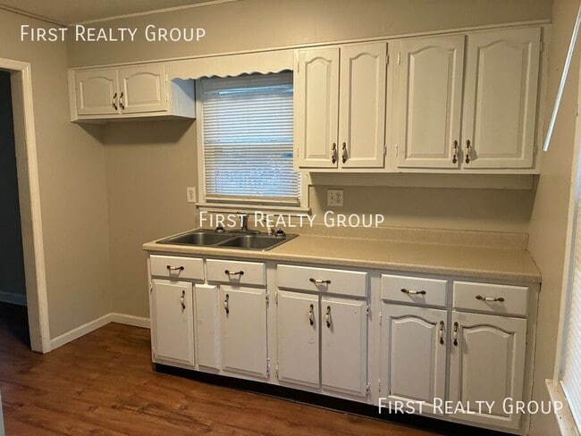 Photo - 364 Sheridan Ave