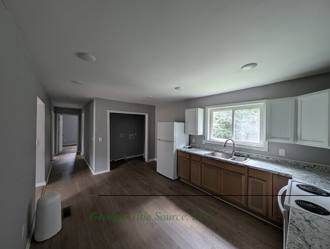 10 Fine St