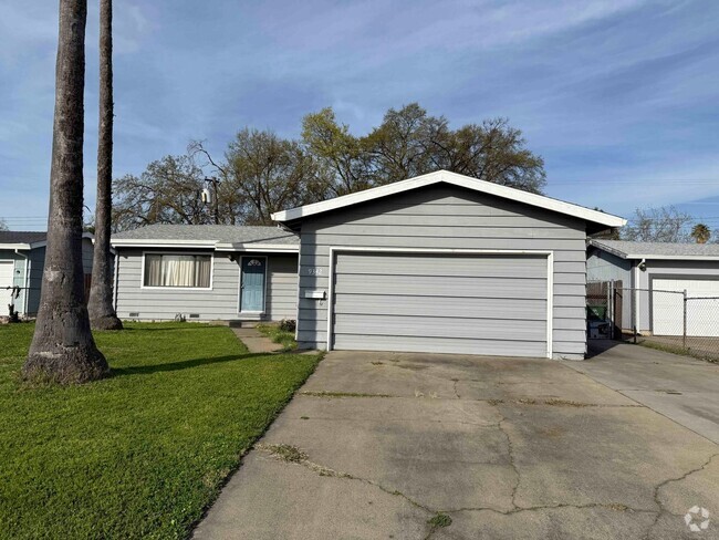 Building Photo - Elk Grove Estates 3 Bedroom Rental