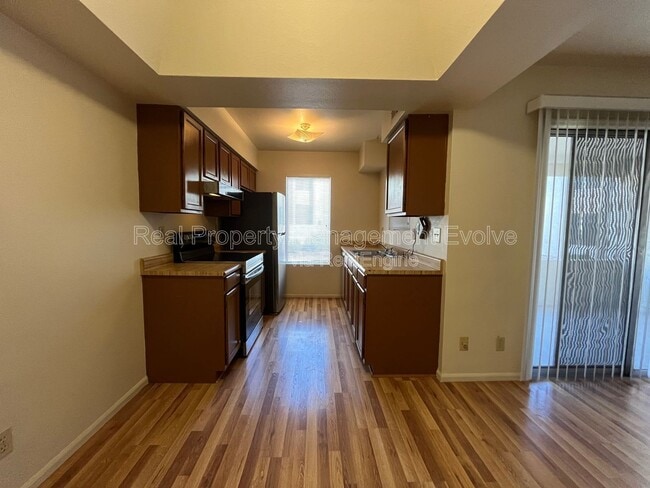 Photo - 10610 S 48th St Unidad 1087