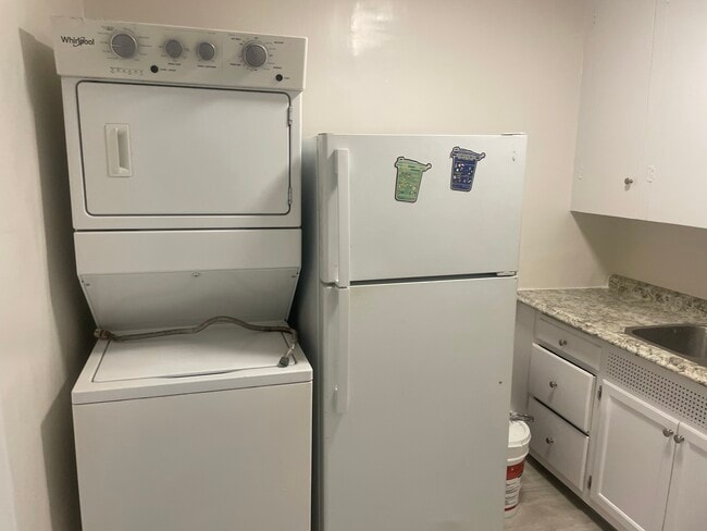 Photo - 11133 Culver Blvd Unidad Rear