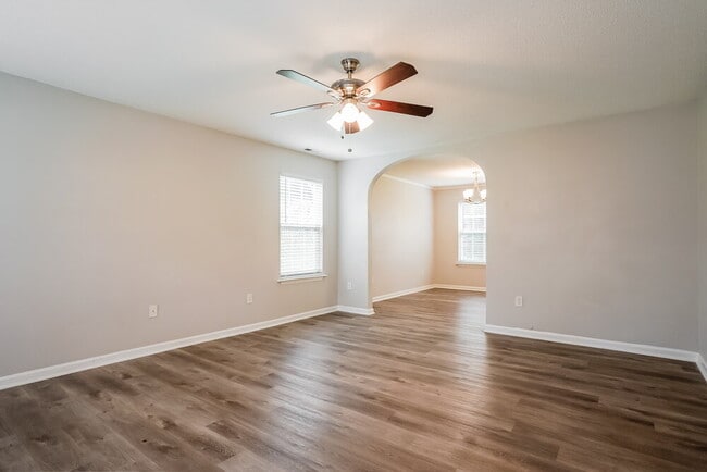 Photo - 4409 Cobble Creek Ln