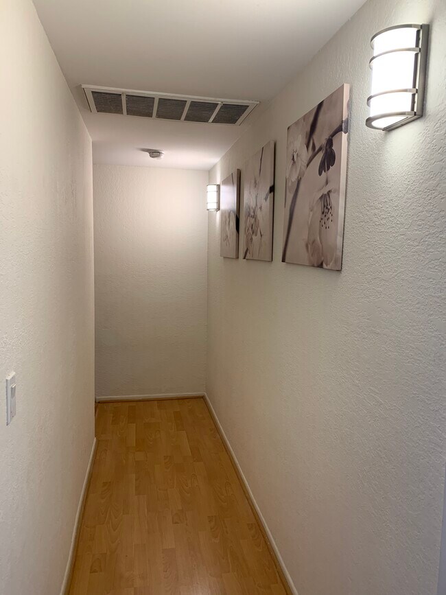 5445 Corteen Pl Unit 5