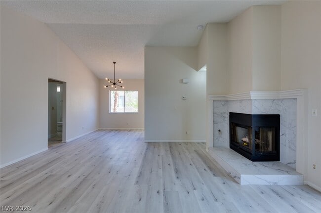 Photo - 582 Searchlight Dr