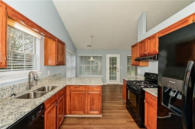 Photo - 5986 Creekside Dr