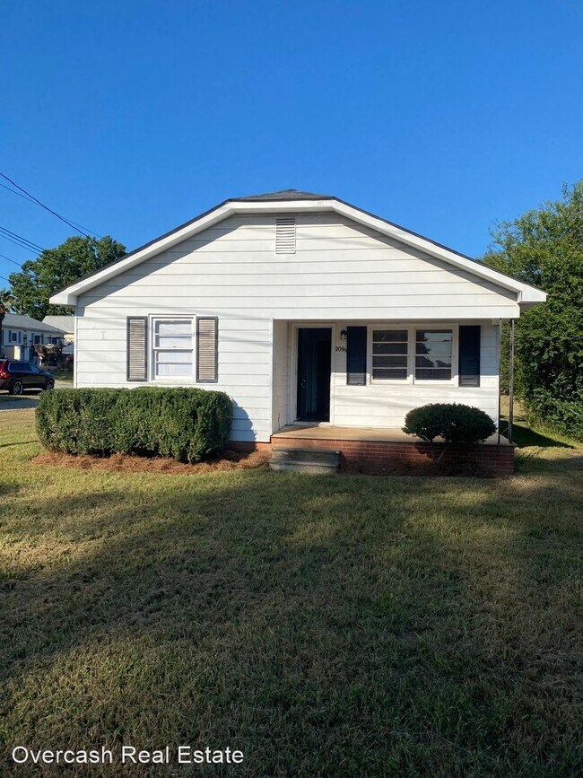 2 br, 1 bath House - 209.5 E Ridge Ave - 2 br, 1 bath House - 209.5 E Ridge Ave