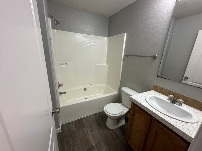 Photo - Aubrey Medows Unit C