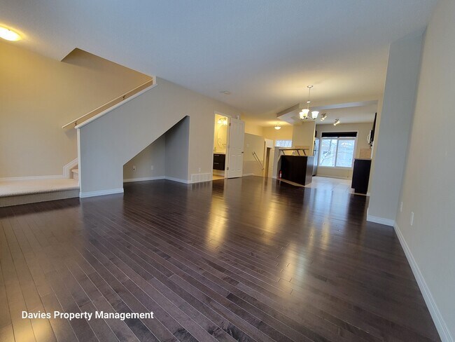 Photo - 1804-1870 70 St SW