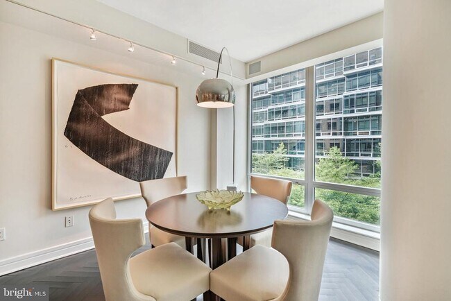 Photo - 1111 23rd St NW Unit 4F